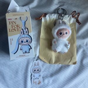 Pin for love labubu